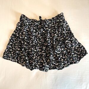 Aeropostale Black Floral Mini Skirt/Short Summer Tiered  Skort